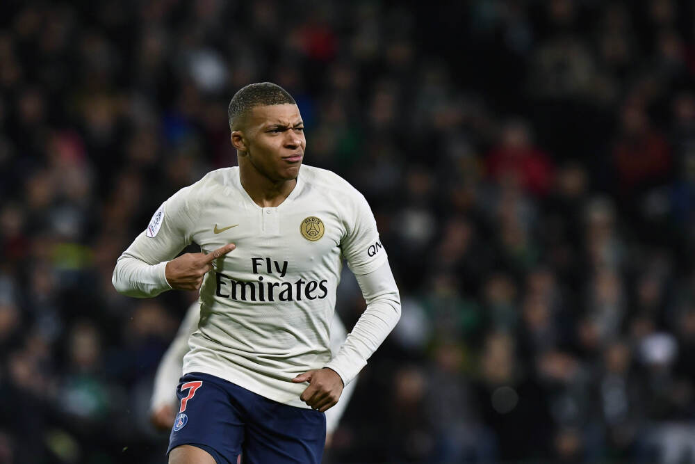 新型钙钛矿光伏器件光电转换率达25.19% 光伏50ETF收涨3.7%